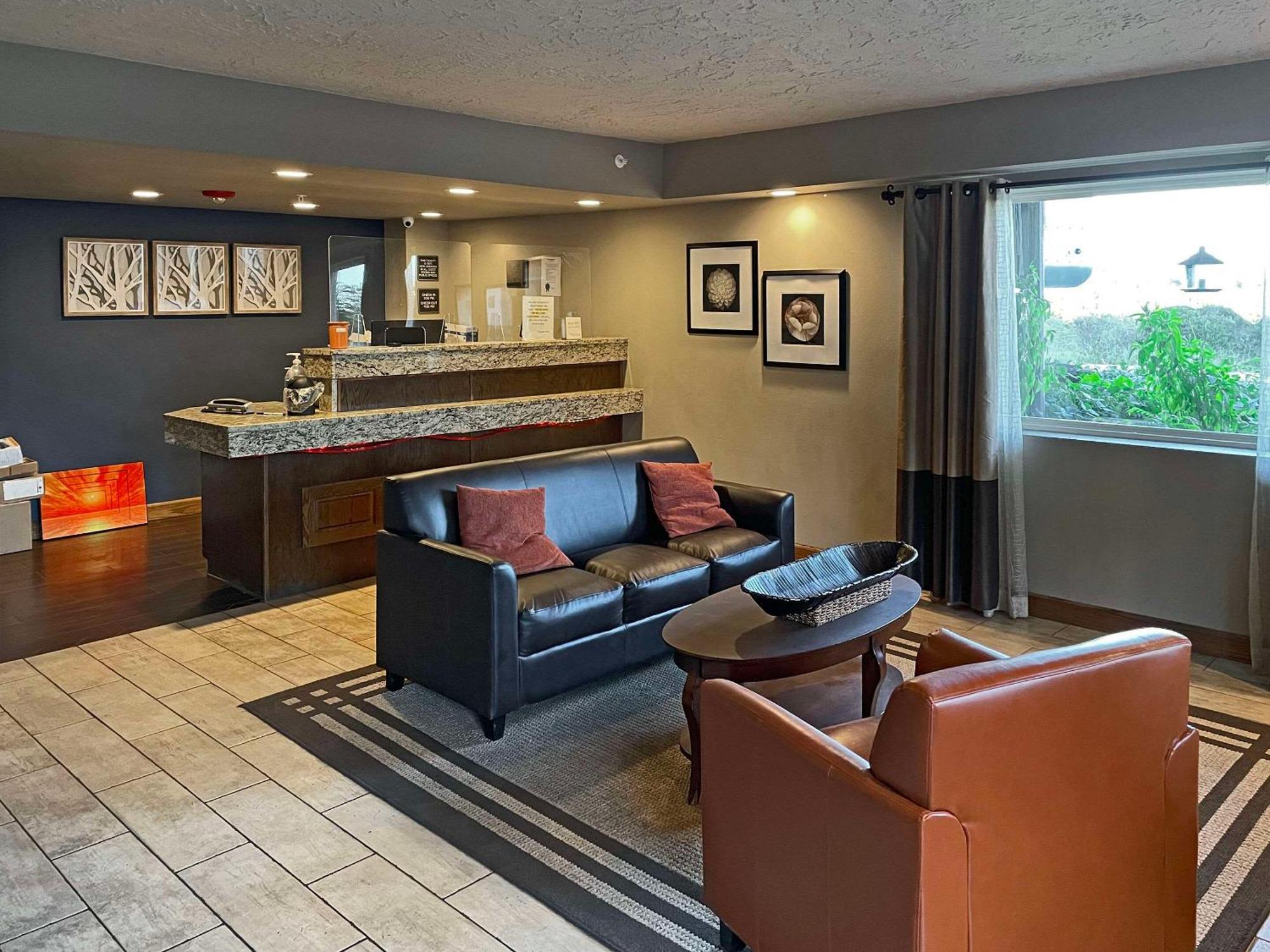 Quality Inn Clinton North Exterior photo